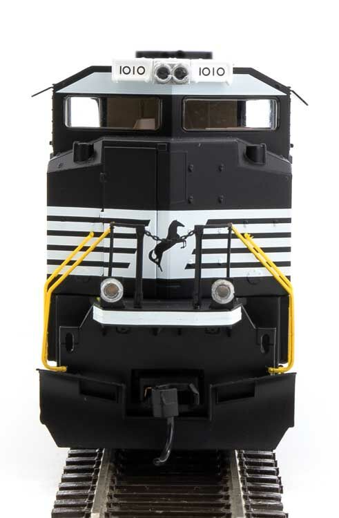 Walthers 910-19871 HO NS EMD SD70ACe Diesel Locomotive - ESU Sound and DCC #1010