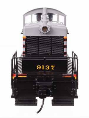 Walthers 910-9240 HO CBQ EMD SW1 Diesel Locomotive Standard DC #9137