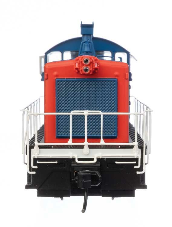 Walthers 920-48503 HO GTW EMD SW9 Diesel Locomotive - Standard DC #7013