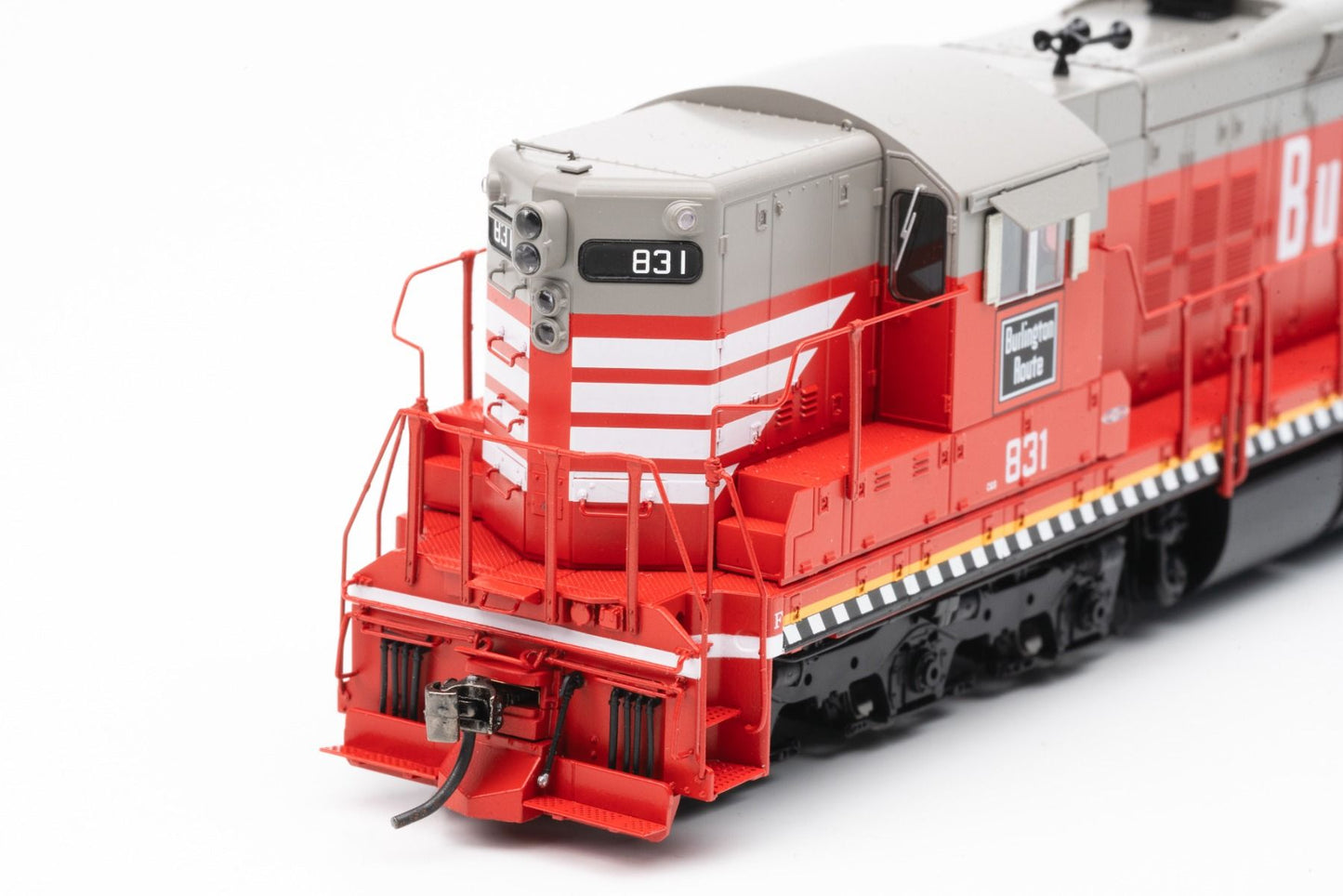 Rapido Trains 050624 HO Burlington EMD SD9 Diesel Locomotive DC/DCC/Sound #837