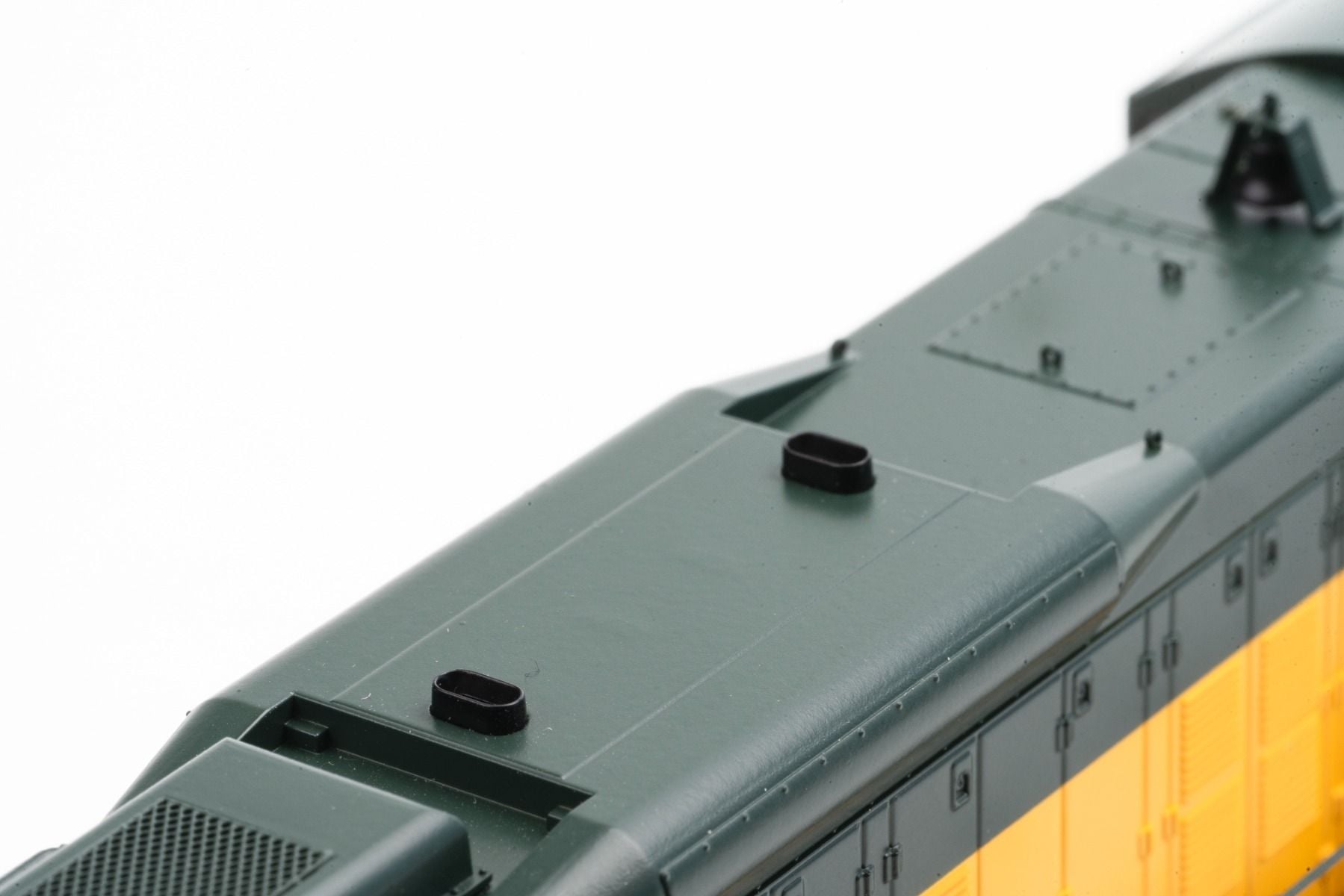 Rapido Trains 050618 HO C&NW EMD SD9 Diesel Locomotive DC/DCC/Sound #6603