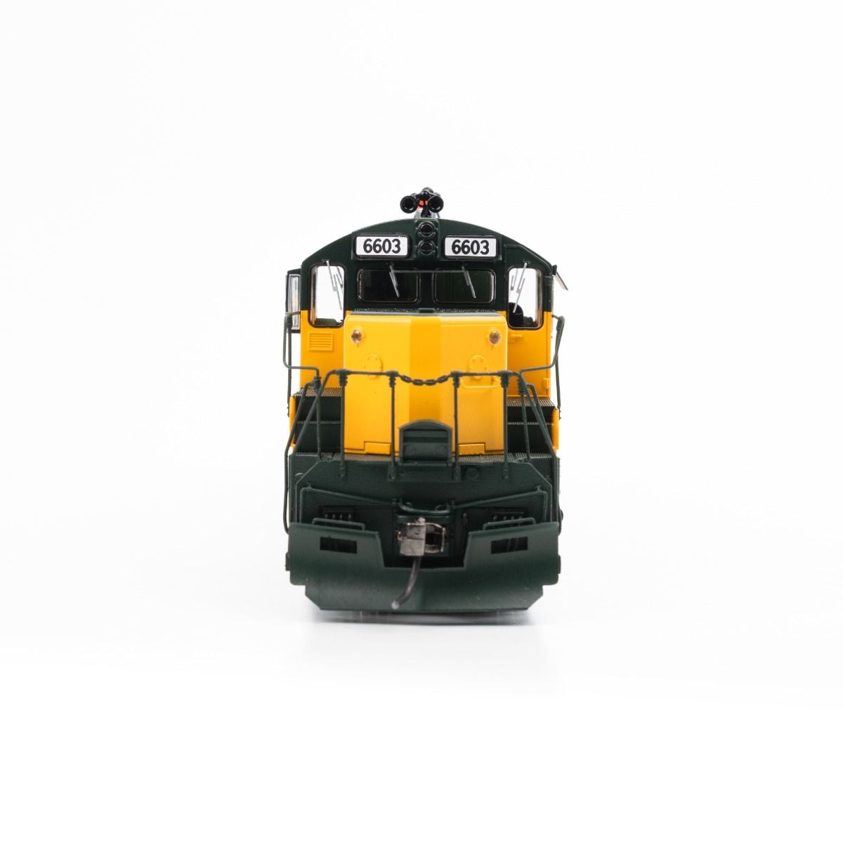 Rapido Trains 050618 HO C&NW EMD SD9 Diesel Locomotive DC/DCC/Sound #6603