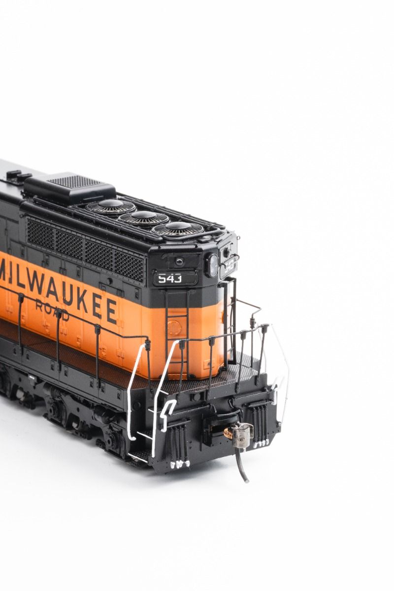 Rapido Trains 050230 HO Milwaukee Road EMD SD10 Diesel Locomotive DC/Silent #543