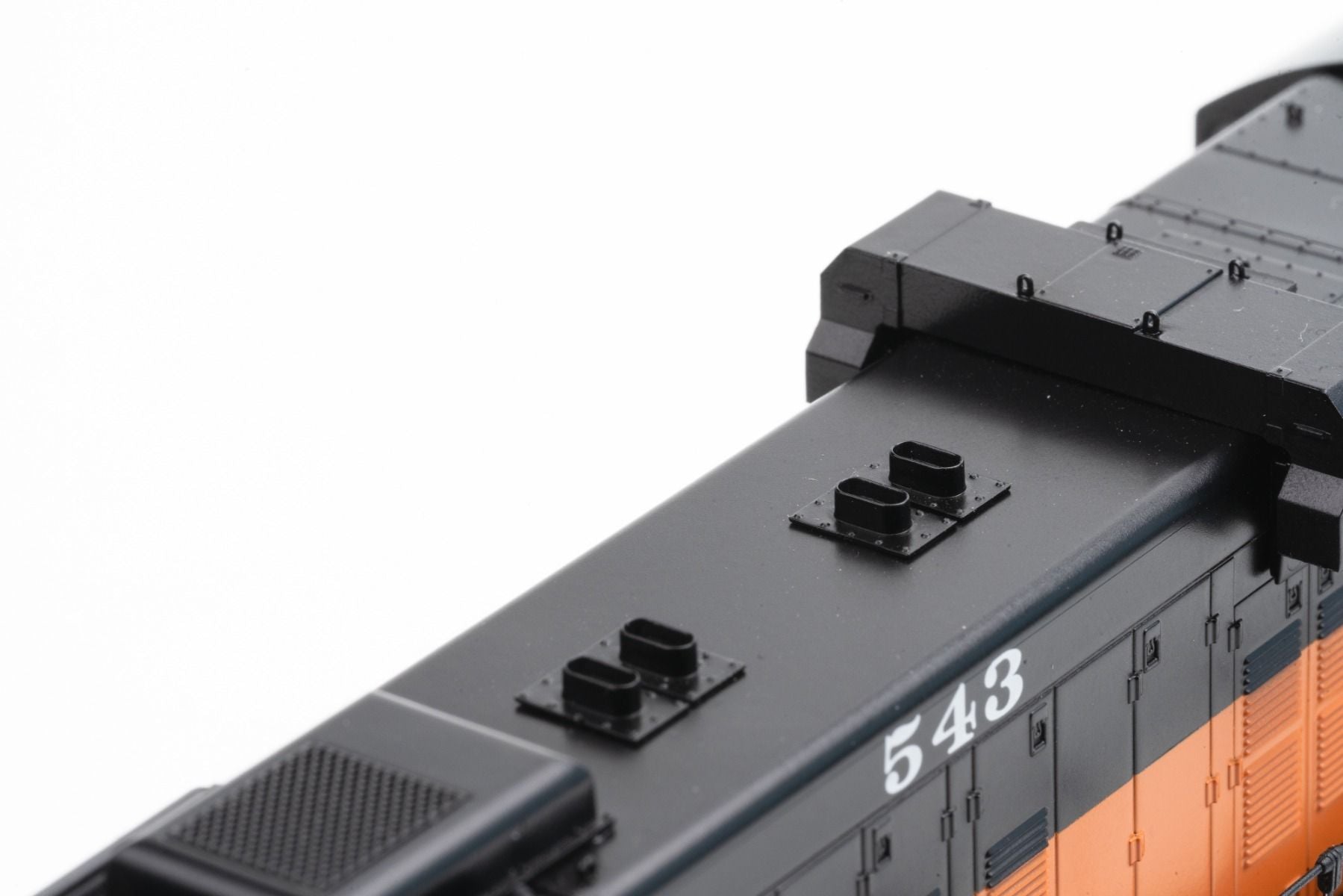 Rapido Trains 050230 HO Milwaukee Road EMD SD10 Diesel Locomotive DC/Silent #543