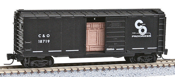 Micro-Trains 50000690 Z C&O 40' Standard Single Door Box Car w/Crate Load #18719