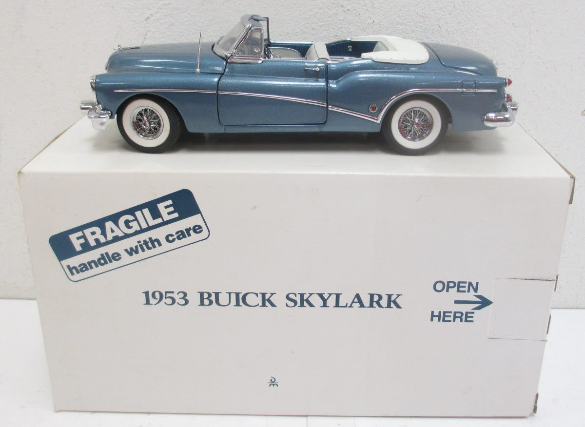 Danbury Mint 1:24 Scale Metallic Blue 1953 Buick Skylark Convertible Die Cast