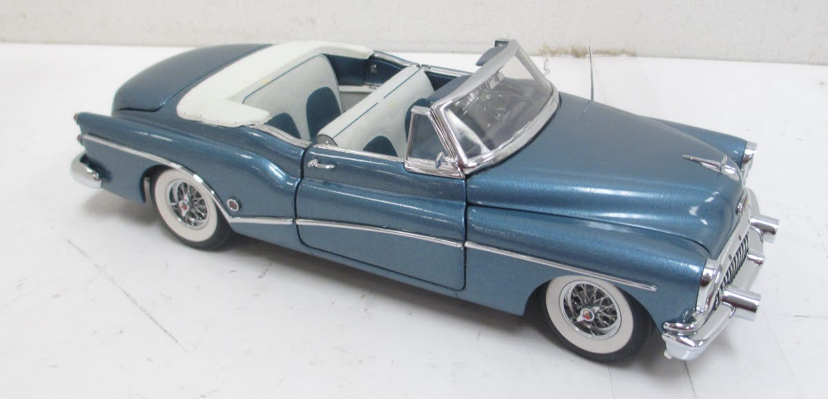 Danbury Mint 1:24 Scale Metallic Blue 1953 Buick Skylark Convertible Die Cast