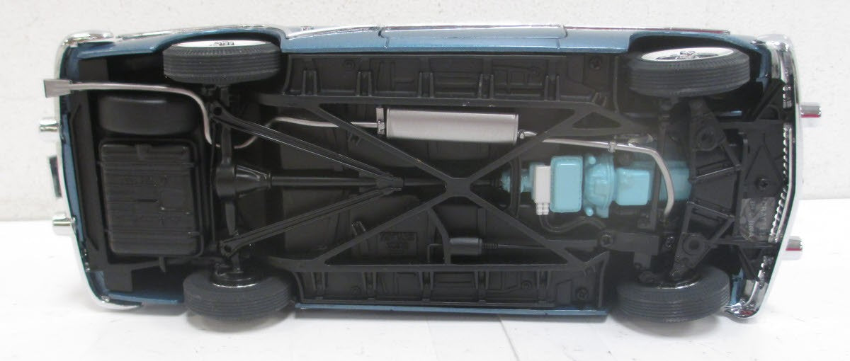 Danbury Mint 1:24 Scale Metallic Blue 1953 Buick Skylark Convertible Die Cast
