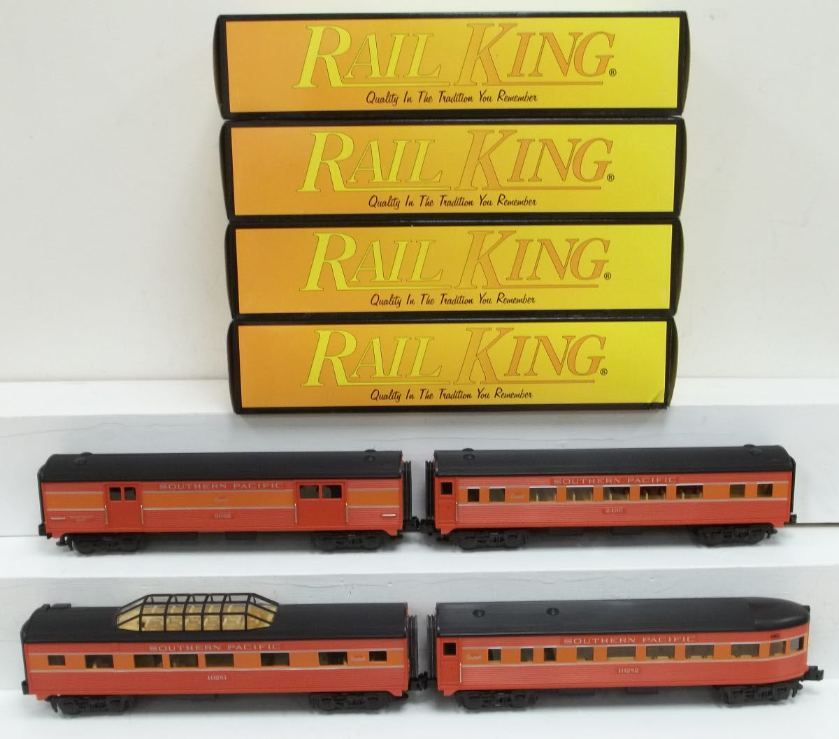 MTH 30-6060S O Southern Pacific Streamlined Passenger Car Set (Set of 4) LN/Box