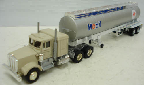 Lionel 6-12808 O Gauge Mobil Tank-Tractor Trailer Truck LN/Box