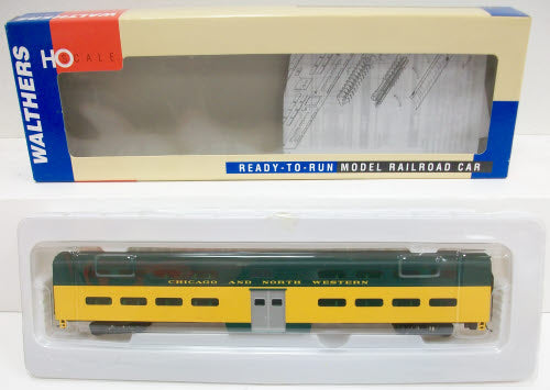 Walthers 932-6251 HO Scale Chicago & North Western Commuter Coach LN/Box