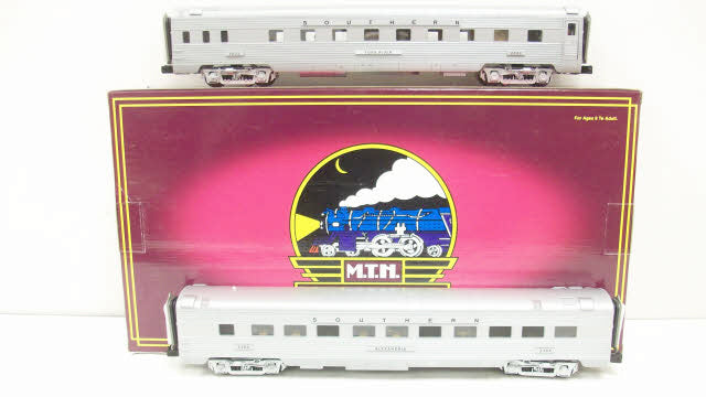 MTH 20-66107 O Southern 70' Streamlined Sleeper/Diner Passenger Set (Set of 2) LN/Box