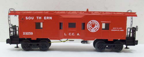 Lionel 6-9259 O Gauge Southern LCCA Bay Window Caboose NEW
