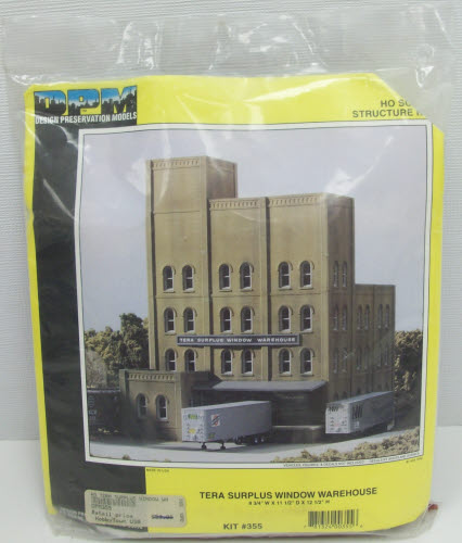 DPM 35500 HO Tera Surplus Window Warehouse Building Kit