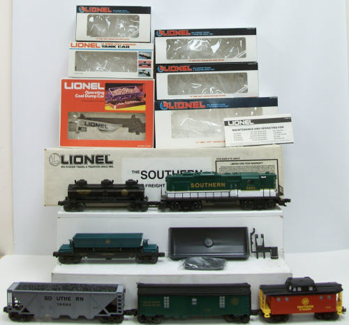 Lionel 6-11704 O Gauge Southern Freight Runner Diesel Train Set MT/Box