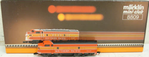 Marklin 8809 Z Scale Southern Pacific Daylight F7A Diesel Locomotive #6446 LN/Box