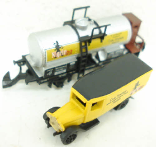 Marklin 1997 Z Scale 1997 Marklin Museum Papa Nigrin Tank & Van NIB