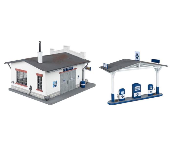 Pola 330821 G Petrol Station with Workshop Building Kit