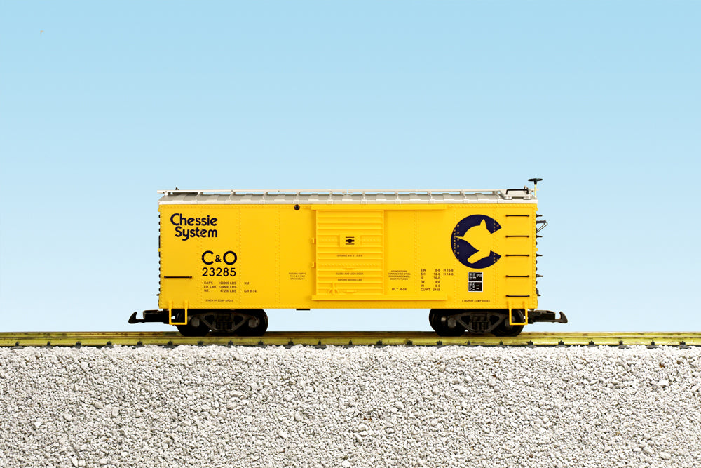 USA Trains R19155A G Chessie Yellow/Blue Ends/Silver Roof Boxcar C&O #23285