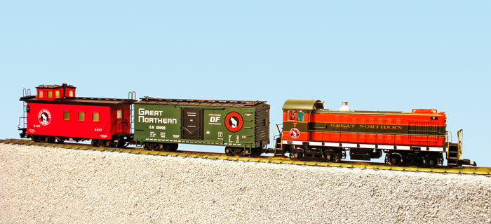 USA Trains R72403 Great Northern G Gauge S4 Diesel Locomotive Freight Set