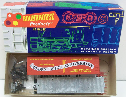 Roundhouse 7748 HO Scale Golden Spine Anniversary 36' Reefer Kit