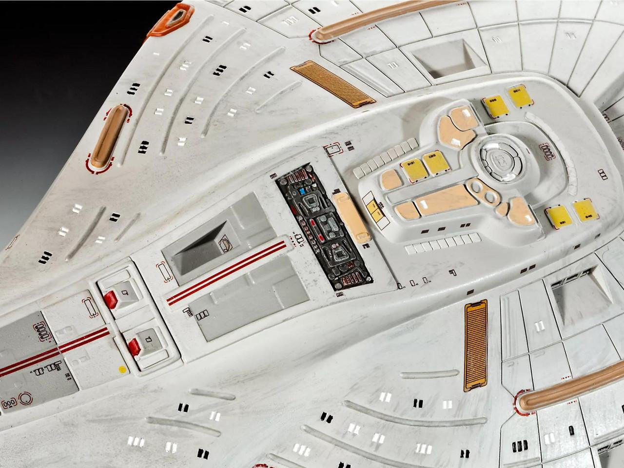 Revell 13604 1:670 Star Trek Voyager U.S.S. Voyager NCC-74656 Plastic Model Kit