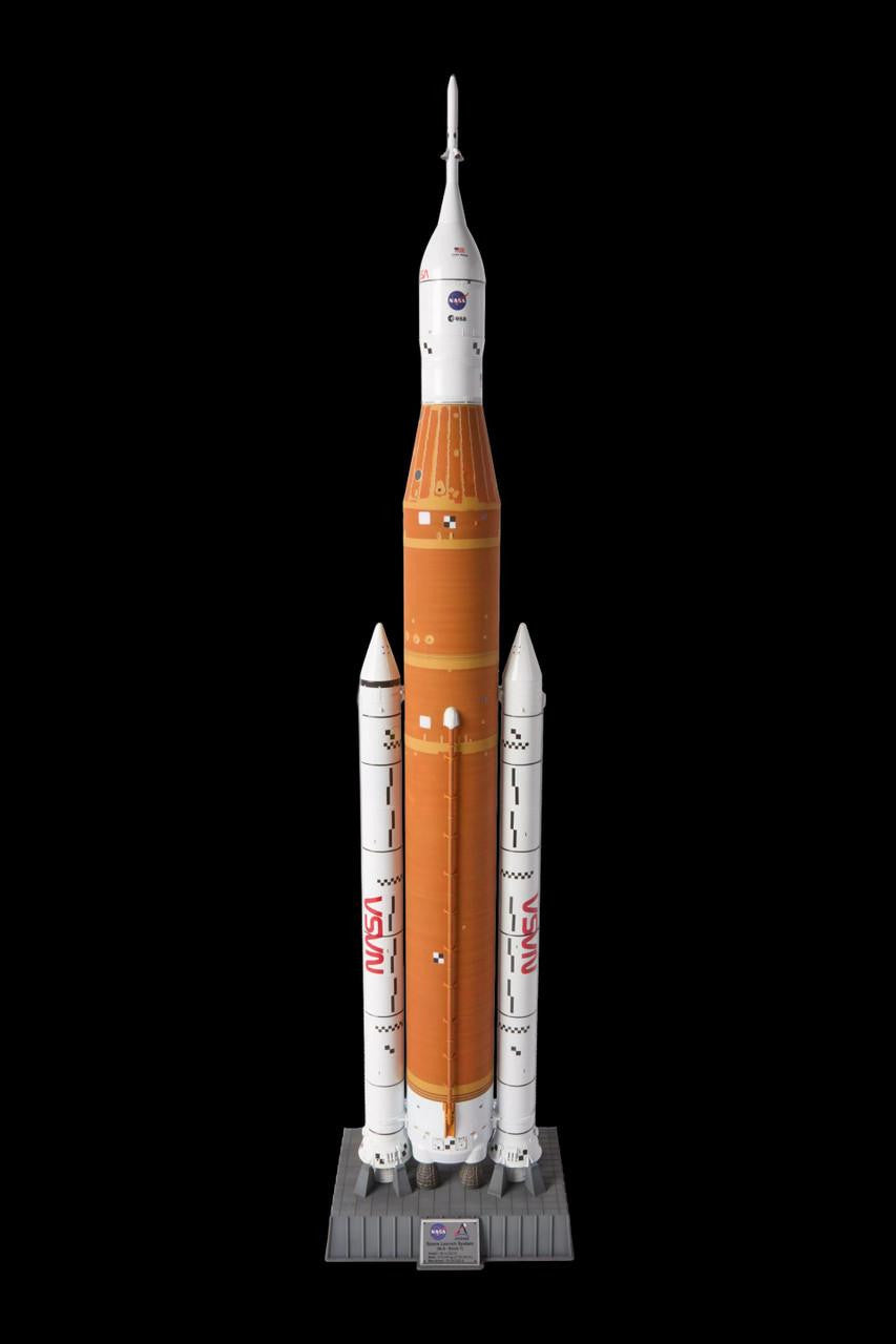 Revell 15877 1:144 NASA Artemis I Space Launch System Plastic Model Kit