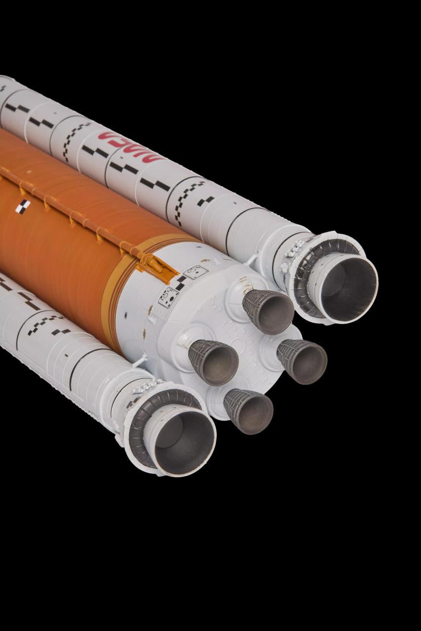 Revell 15877 1:144 NASA Artemis I Space Launch System Plastic Model Kit