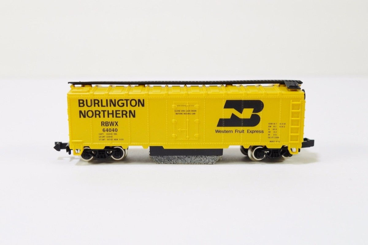 Roco 25900 N Scale Burlington Northern Track Cleaning Car #64040 LN/Box