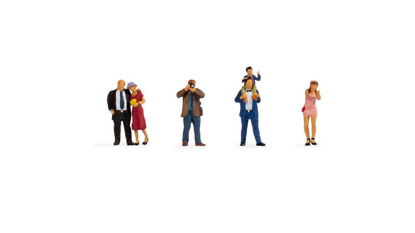 Noch 36864 N Wedding Guests Figure (Set of 6)