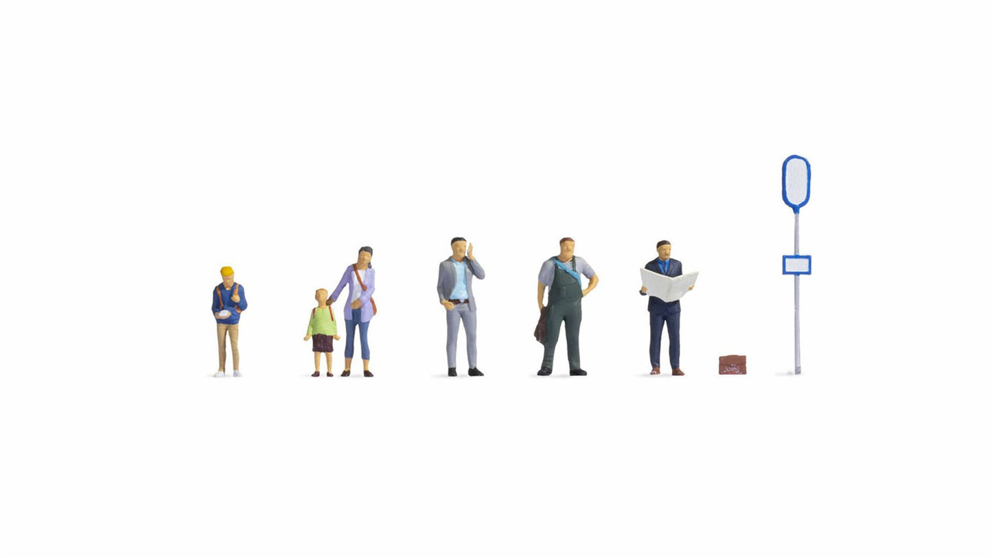 Noch 36246 N At the Bus Stop Figure (Set of 6)