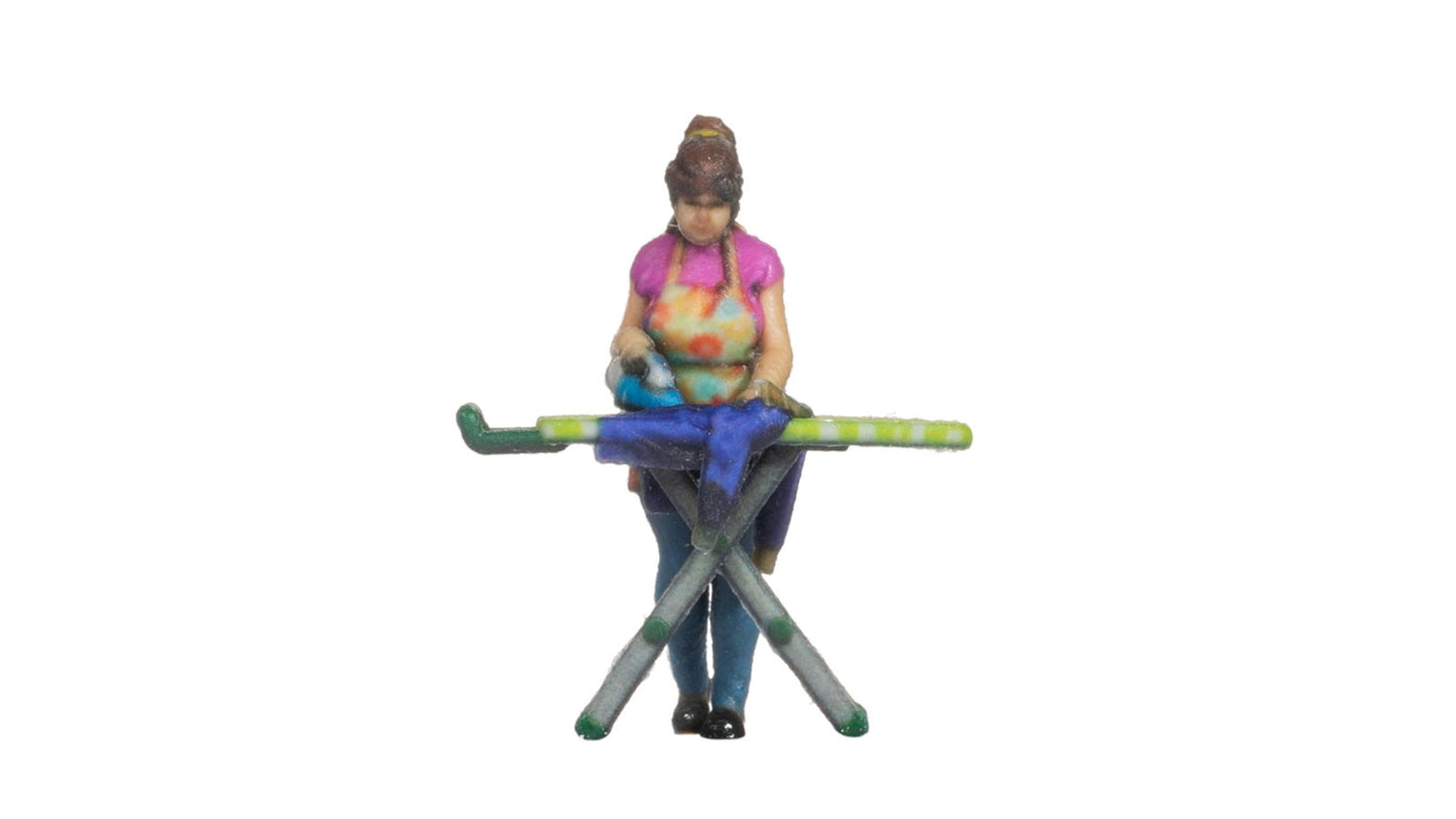 Noch 10425 HO Woman Ironing Figure