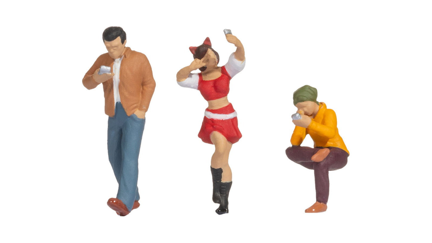 Noch 16609 HO Funny-Scenes 'Smombies' Figure (Set of 3)