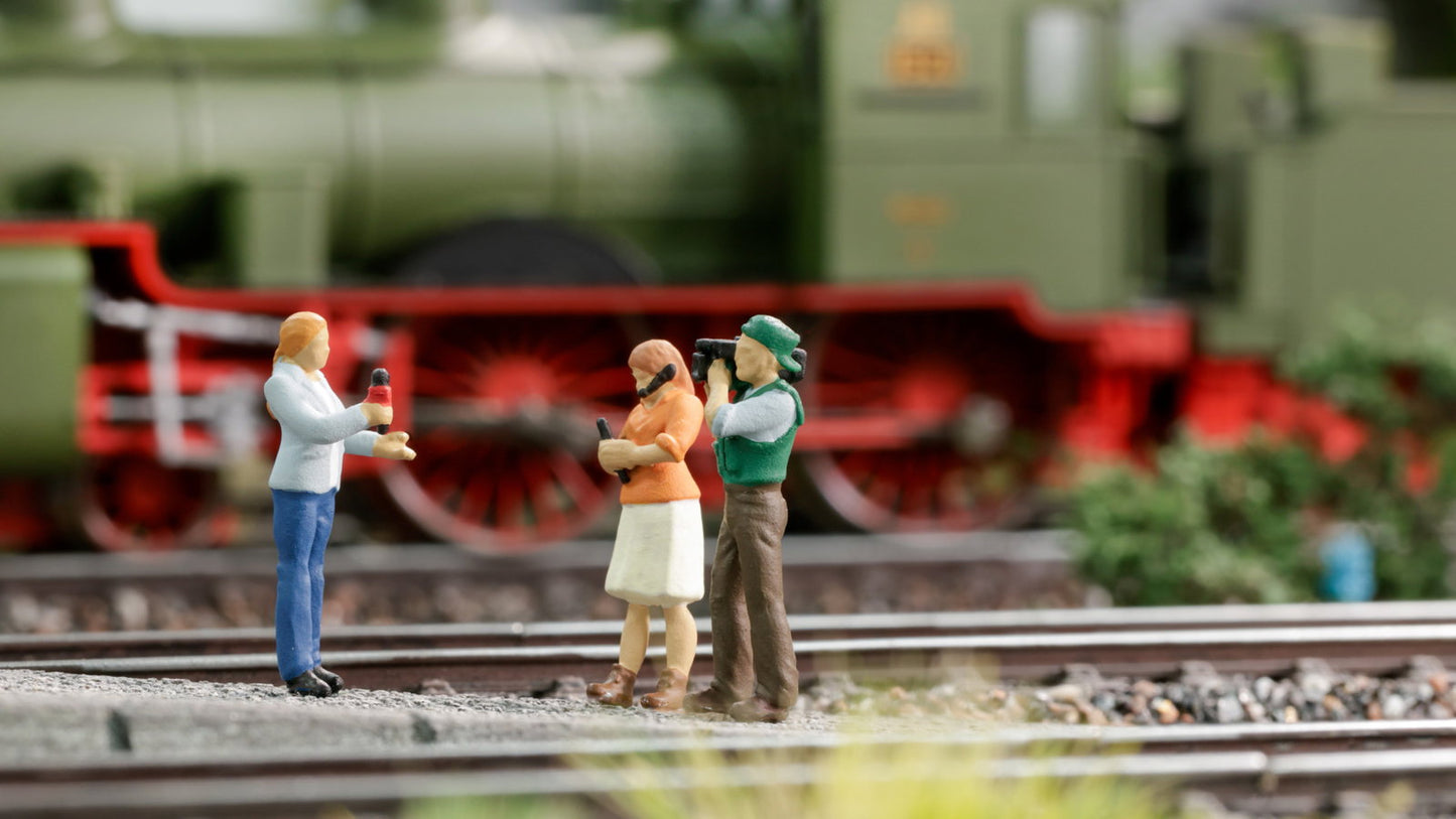 Noch 16605 HO Funny-Scenes 'Reporter Team' Figure (Set of 3)