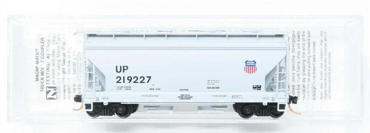 Micro-Trains 09200301 N UP ACF 39' 2-Bay Center-Flow Covered Hopper #219227