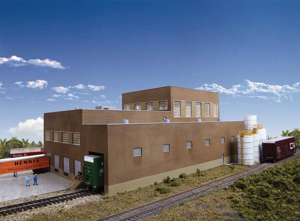 Walthers 933-B3902 HO Superior Paper Maper Mill Building Kit with Tank Trailer