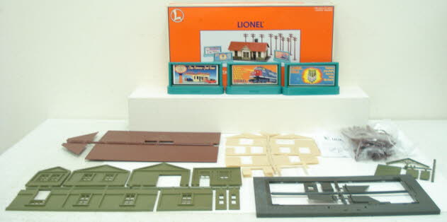 Lionel 6-11974 O Scale Freight Station & Accessory Pack Building Kit