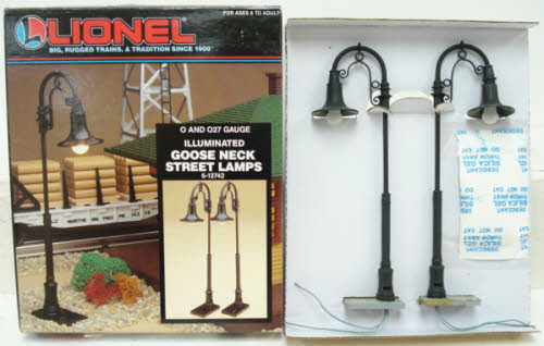 Lionel 6-12742 O And O27 Scale Illuminated Goose Neck Street Lamps (Set of 2)
