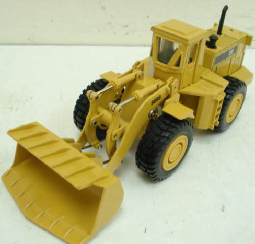 Ertl 2435 1:50 Diecast Mighty Movers Caterpillar 988B Wheel Loader