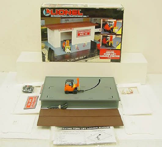 Lionel 6-12798 O/O27 Gauge Operating Forklift Loader Station LN/Box
