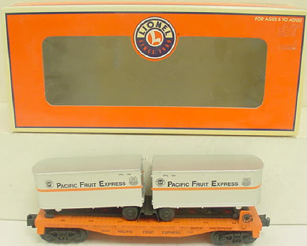 Lionel 6-26022 O Gauge Pacific Fruit Express Flatcar w/2 Trailers