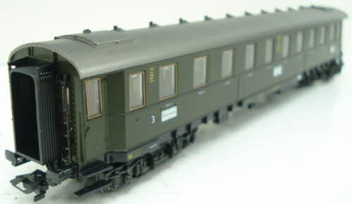 Marklin 42751 HO German State RR 4-Car Passenger Set