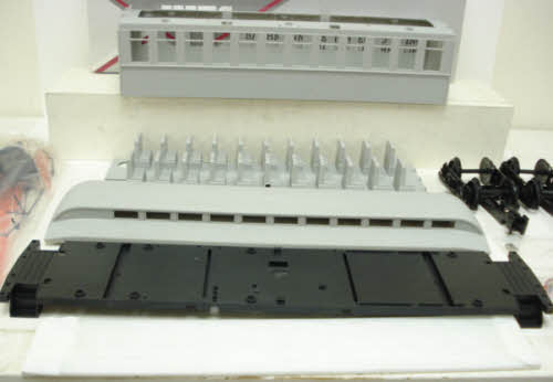 Bachmann 98905 Undecorated Coach Car Kit w/Interior Lights NIB