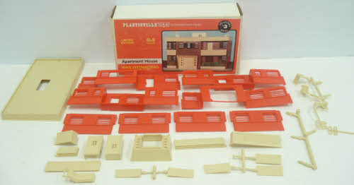 Plasticville 500 Vintage O Red Apartment House Kit