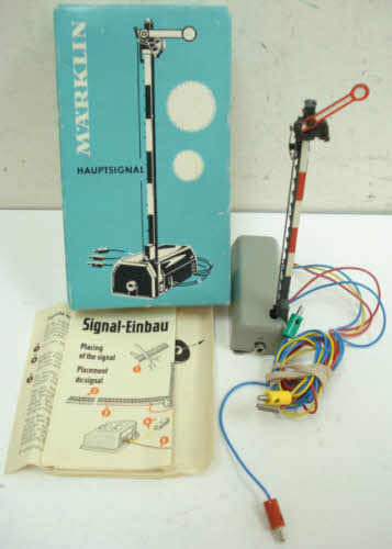 Marklin 7039 HO Scale Signal With Train Control LN/Box