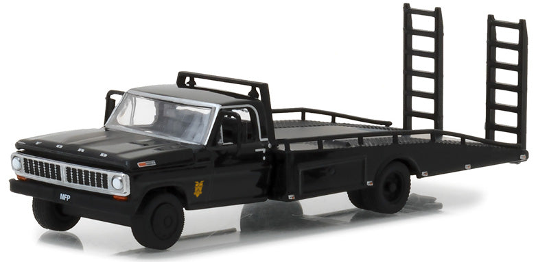 Greenlight Collectibles 29925-CASE 1:64 Ford F-350 Truck w/ Ford Falcon XB (12)