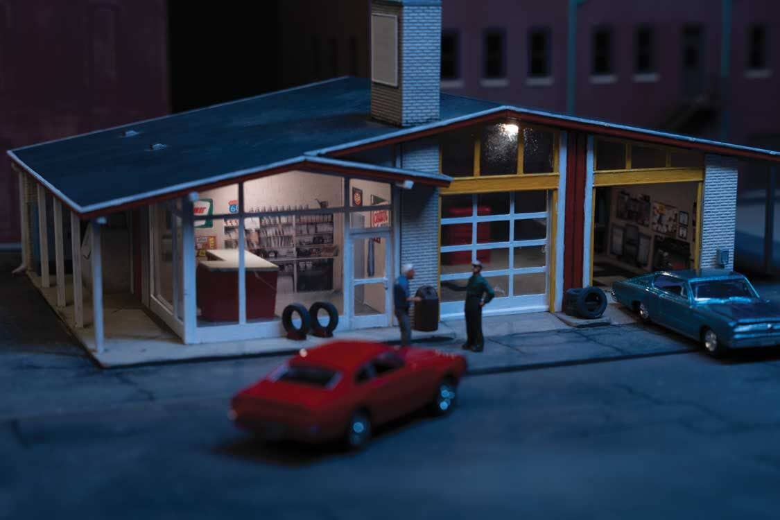 Walthers 933-B3541 HO Spaces Vintage Gas Station Building Kit