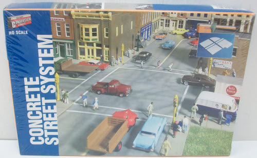 Walthers 933-3138 HO Concrete Street System Plastic Kit