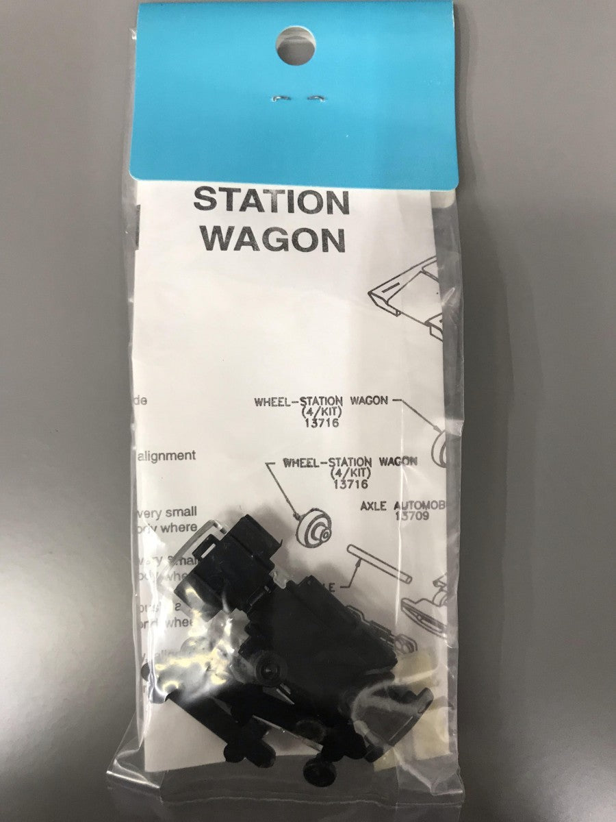 Athearn 01373 HO Plastic Station Wagon Building Kit