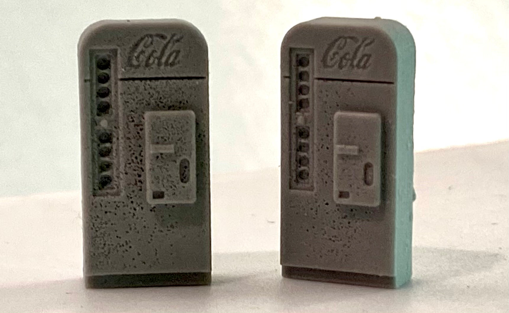 Bar Mills 02040 HO Coke Machines (Pack of 2)